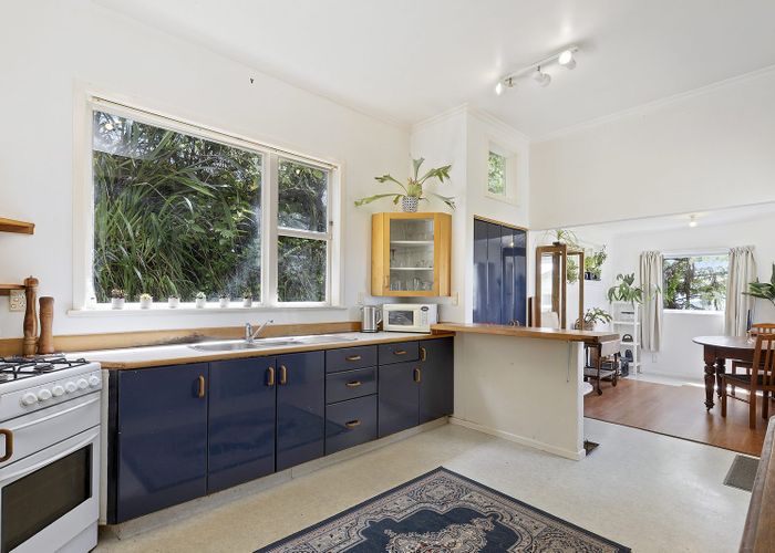  at 82 Farnham Street, Mornington, Wellington
