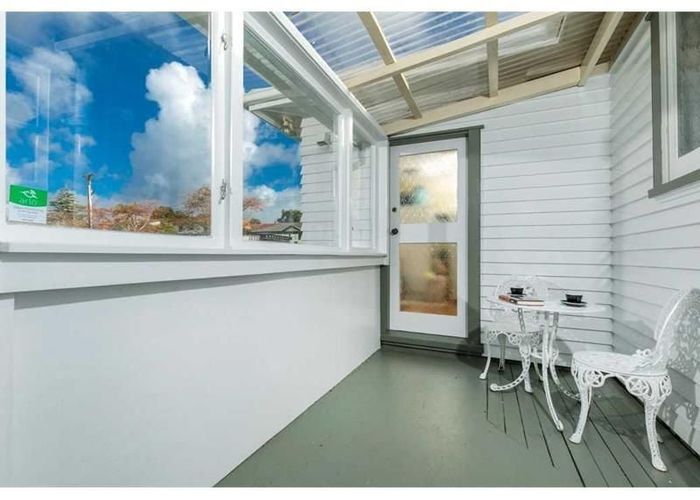  at 100 Lincoln Park Avenue, Massey, Waitakere City, Auckland