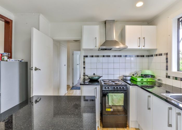  at 21 Julian Place, Otara, Auckland