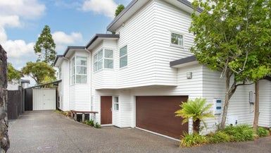  at 10 Saltaire Street, Avondale, Auckland
