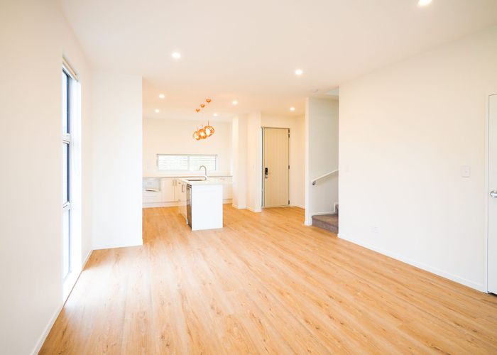  at 6/10 Tirimoana Road, Te Atatu South, Auckland