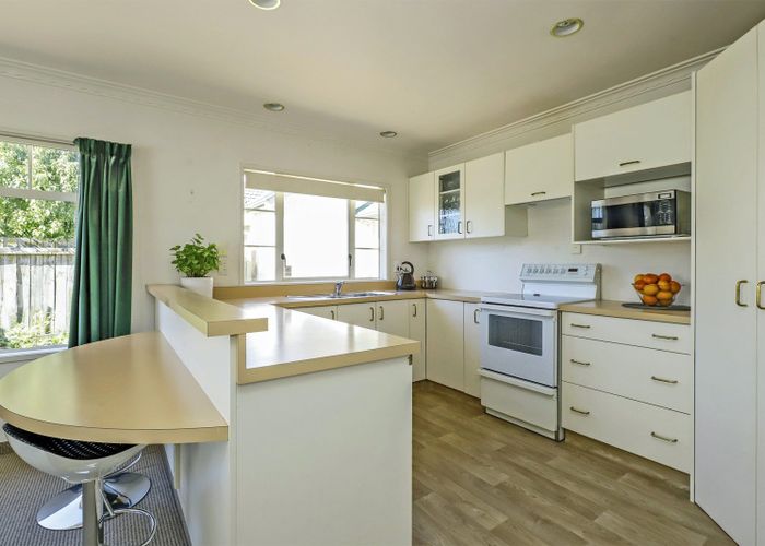  at 1B Knightsbridge Place, Taradale, Napier, Hawke's Bay