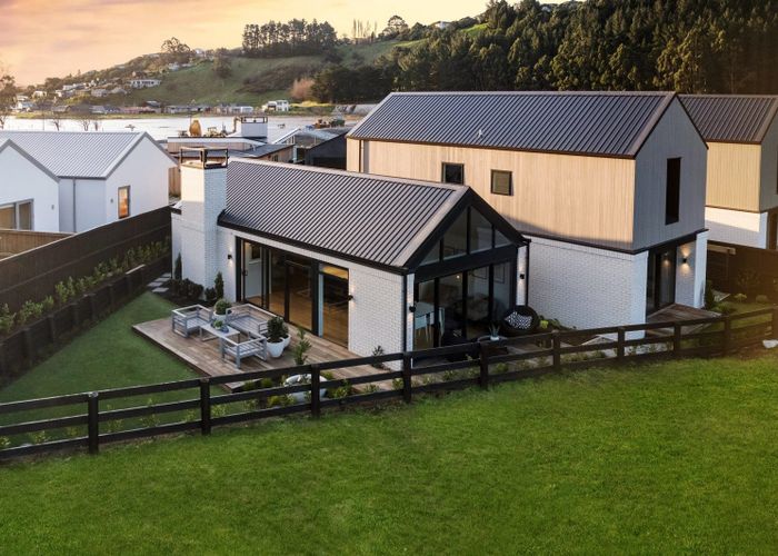  at 4 Betty Roberts Lane, Cracroft, Christchurch