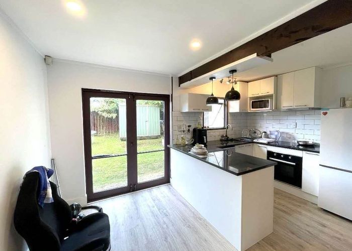  at 2/104 Pakuranga Road, Pakuranga, Manukau City, Auckland