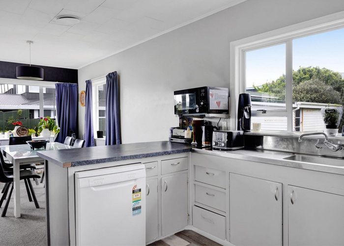  at 12 Mccarthy Street, Hawera