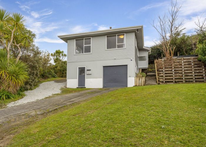 For sale 16 Tyrone Grove, Wainuiomata, Lower Hutt, Wellington homes.co.nz