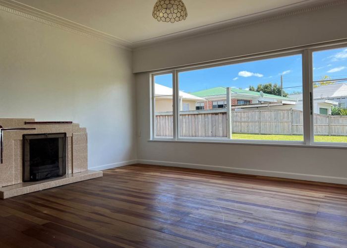  at 41 Sutherland Road, Point Chevalier, Auckland