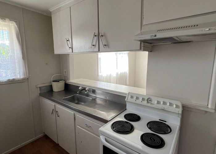  at 15 Stainton Place, Otara, Auckland