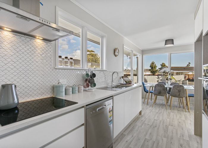  at 64 Convair Crescent, Mangere, Auckland