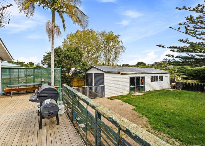  at 97 Riverpark Crescent, Henderson, Waitakere City, Auckland