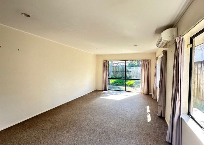  at 5A St Leger Close, Huntington Park, Manukau City, Auckland