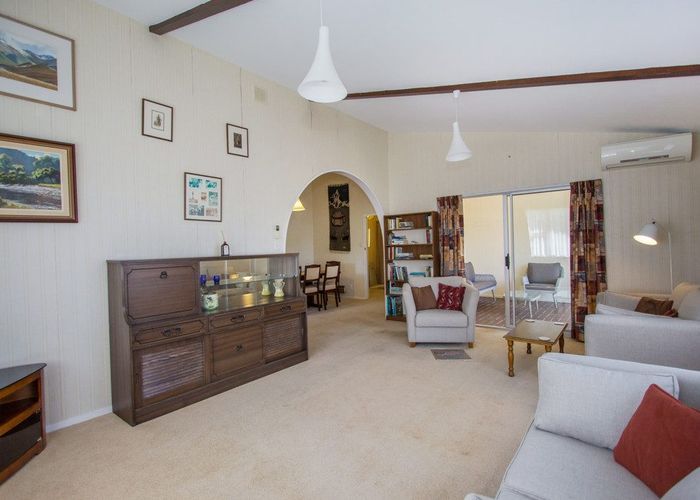  at 11 Rembrandt Avenue, Tawa, Wellington