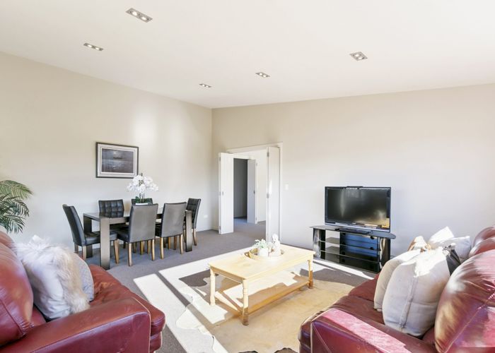  at 18 Cosgrove Rise, Riverstone Terraces, Upper Hutt, Wellington