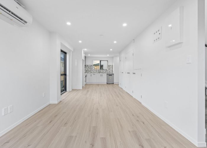  at 15 Dreadon Road, Manurewa, Manukau City, Auckland