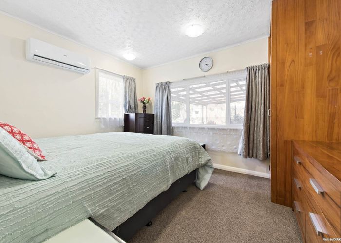  at 69 Golf Road, New Lynn, Auckland