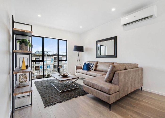  at 10 Waihou Crescent, Albany Heights, Rodney, Auckland