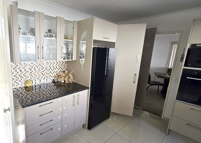  at 2 Carbisdale Road, Dannemora, Manukau City, Auckland