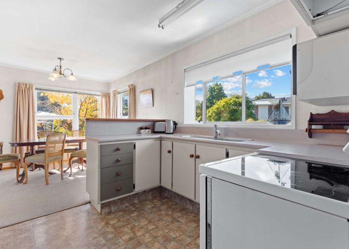  at 42 Hillcrest Avenue, Hillcrest, Rotorua