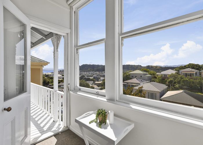 Free property data for 76 Rolleston Street, Mount Cook, Wellington homes.co.nz