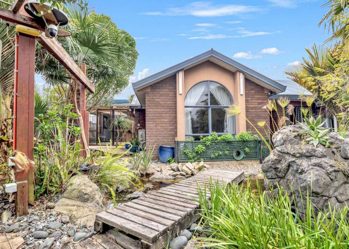  at 2 Saxon Woods Drive, Rototuna, Hamilton, Waikato
