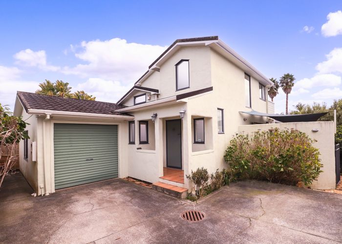  at 2/25 Wright Road, Point Chevalier, Auckland City, Auckland