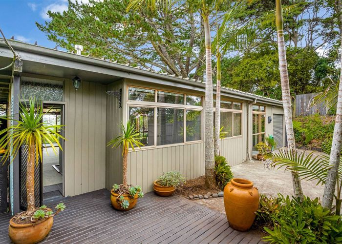  at 1094 Scenic Drive North, Swanson, Auckland