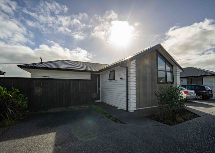  at 2/81 Storey Avenue, Forest Lake, Hamilton