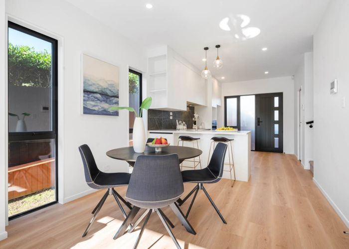  at 8/95 Walker Road, Point Chevalier, Auckland City, Auckland
