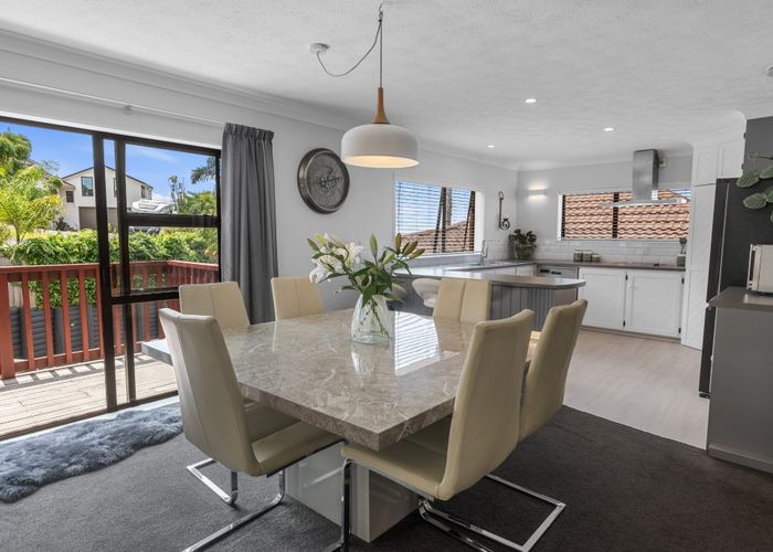  at 2/57 Nigel Road, Browns Bay, Auckland