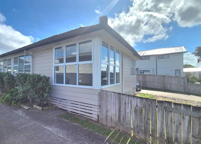  at 20 Farnborough Crescent, Mangere, Manukau City, Auckland