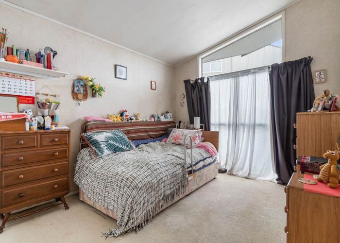  at 34 Pokapu Street, Titirangi, Waitakere City, Auckland