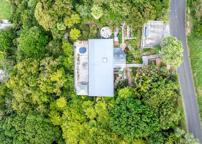  at 8 Beresford Avenue, Surfdale, Waiheke Island, Auckland