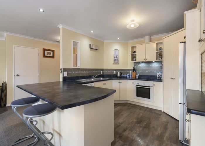  at 8 Sunshine Place, Kelvin Grove, Palmerston North