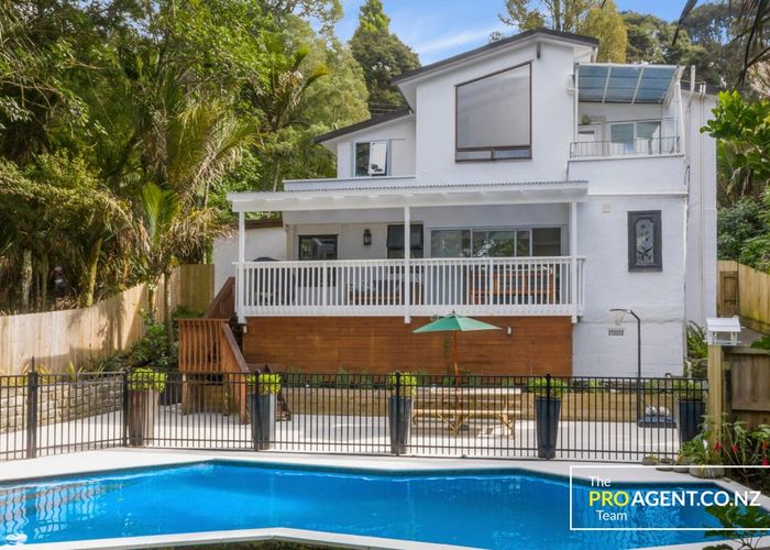  at 279 Huia Road, Titirangi, Waitakere City, Auckland