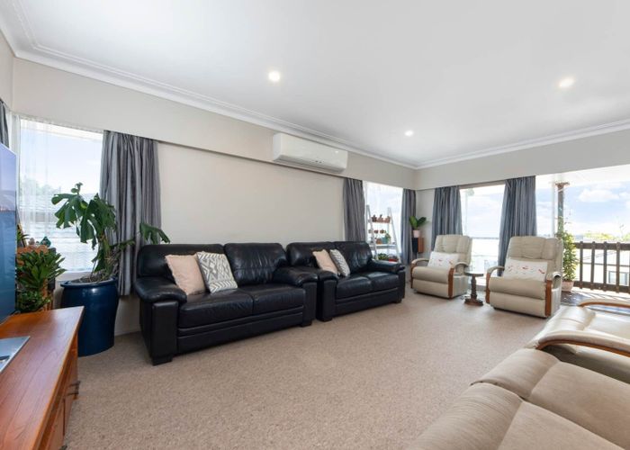  at 4237 Great North Road, Glendene, Waitakere City, Auckland