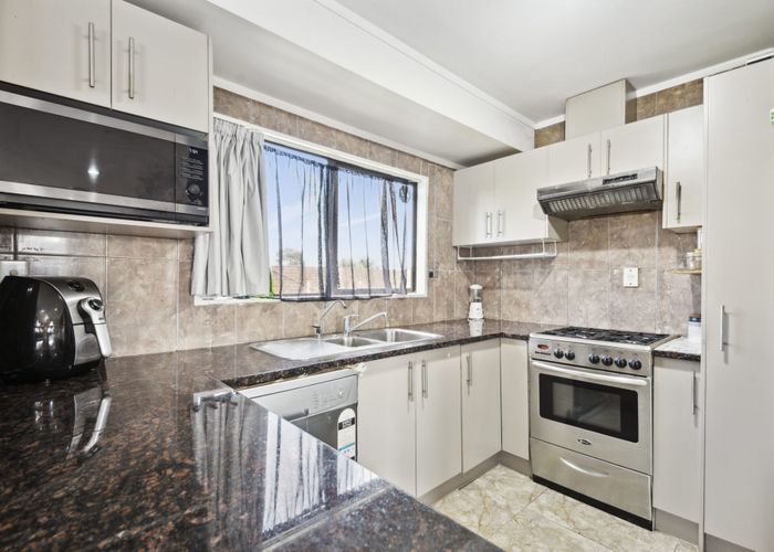  at 2/10 Regent Street, Papatoetoe, Manukau City, Auckland