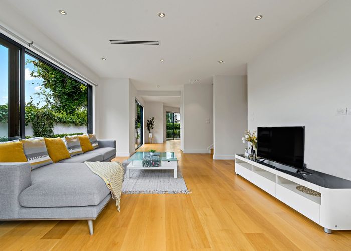  at 39C Clonbern Road, Remuera, Auckland