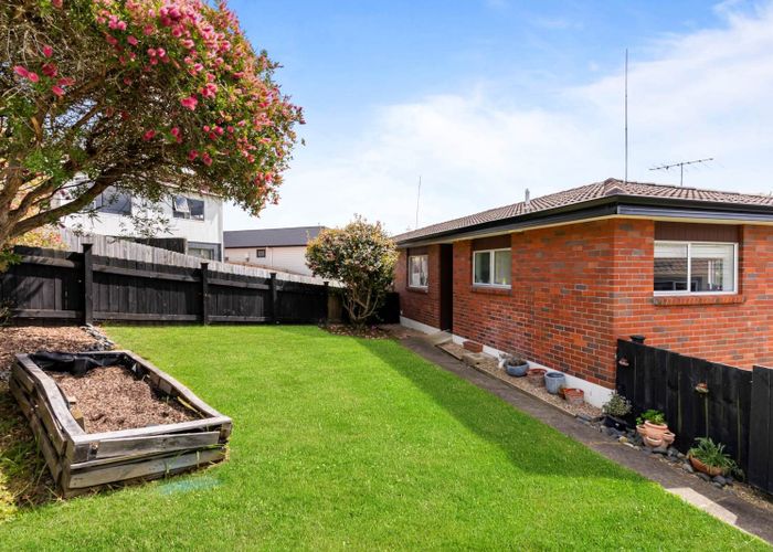  at 1/12 Finchley Road, Torbay, Auckland
