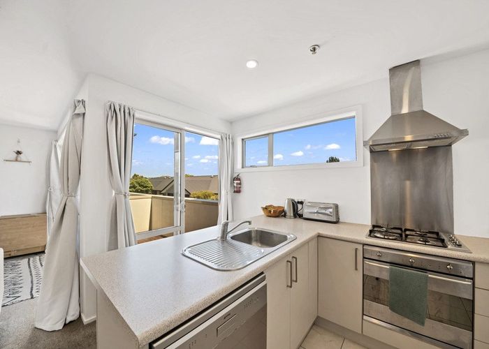  at 2/9 Cameron Street, Sydenham, Christchurch City, Canterbury