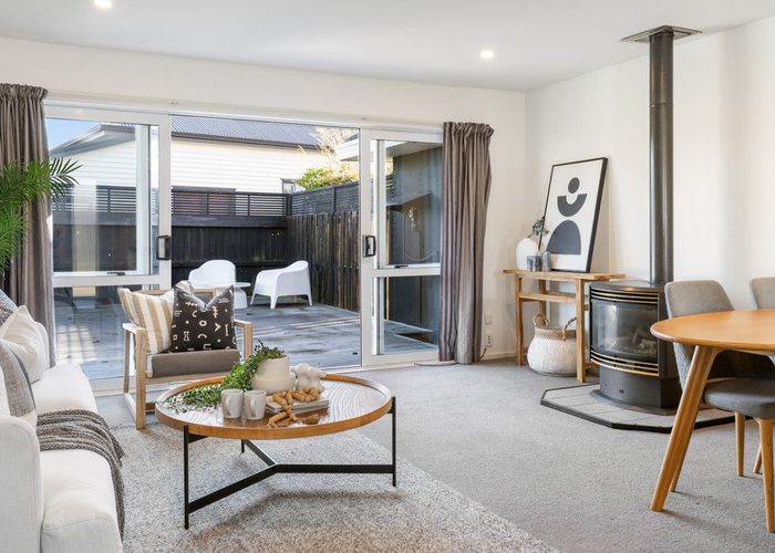  at 2A Vivian Street, Burwood, Christchurch City, Canterbury