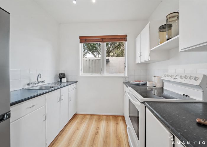  at 8/111 Melrose Road, Mount Roskill, Auckland
