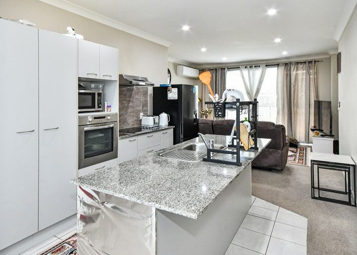  at 11 Manchester Drive, Flat Bush, Auckland
