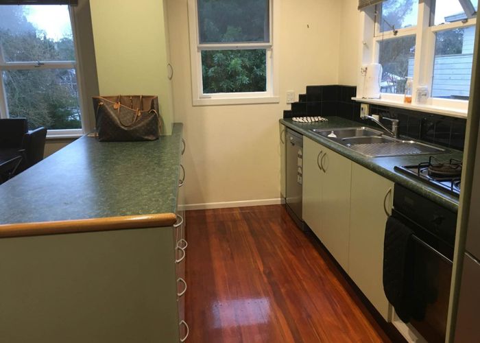  at 34 Totaravale Drive, Totara Vale, North Shore City, Auckland