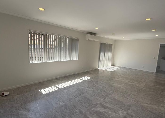  at 186 Botany Rd, Botany Downs, Manukau City, Auckland