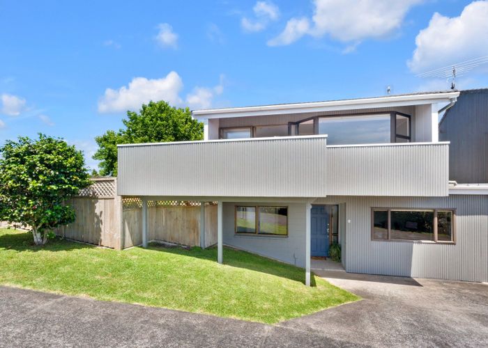  at 1/180 Sandspit Road, Shelly Park, Manukau City, Auckland