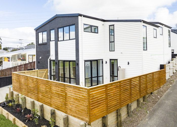  at 6/122 Archibald Road, Kelston, Auckland