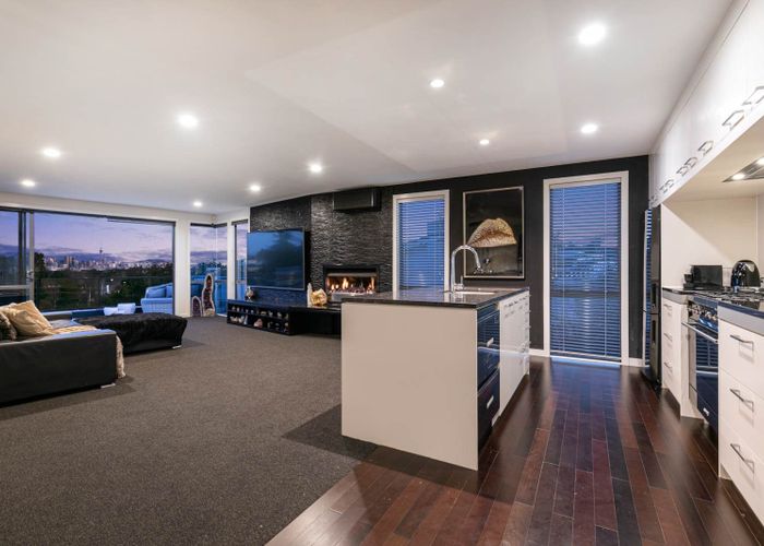  at 100B Lake Road, Northcote, Auckland