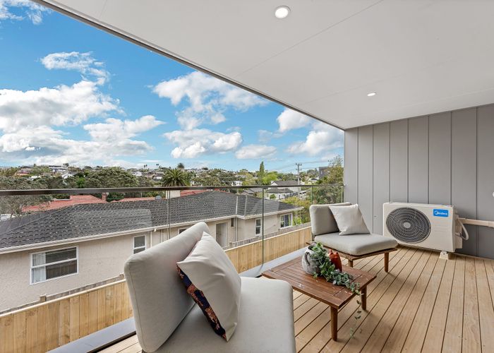  at 2/49 Northboro Road, Belmont, Auckland