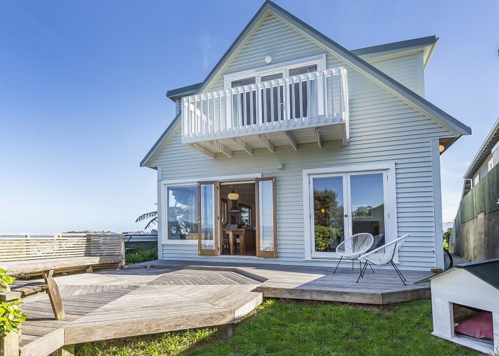  at 168 Nevay Road, Karaka Bays, Wellington