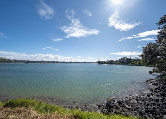  at 44 The Boulevard, Sunnyhills, Manukau City, Auckland